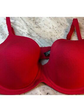Body by Victoria Secret Full Coverage Underwire Red Molded Cups Bra Size 40DD